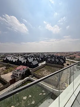 Satılır 3 otaqlı mənzil 121.9 m²