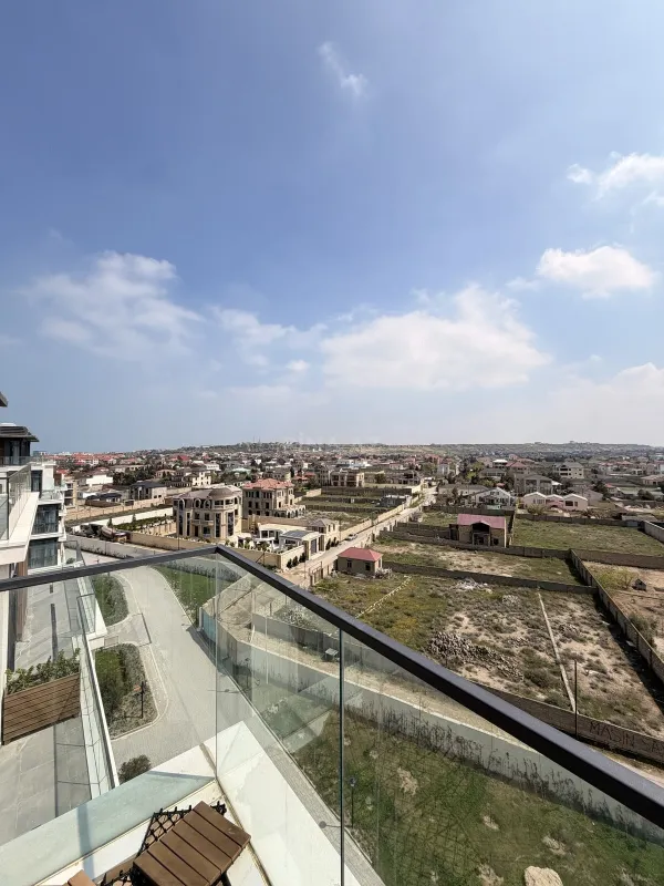Satılır 3 otaqlı mənzil 121.9 m²