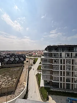Satılır 3 otaqlı mənzil 121.9 m²