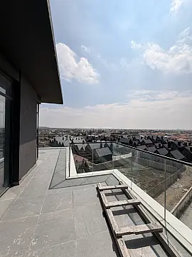 Satılır 3 otaqlı mənzil 121.9 m²