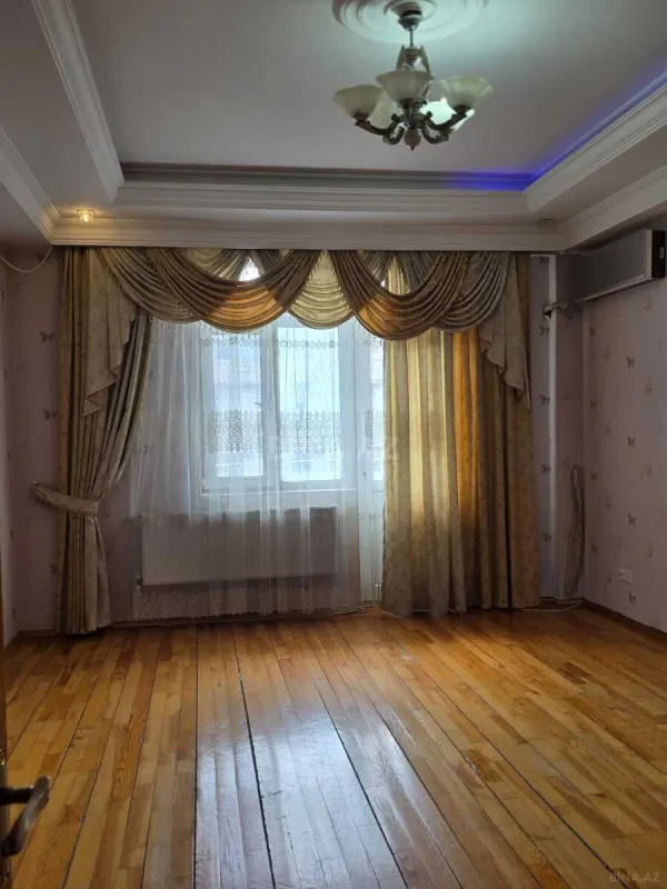 Kirayə verilir 3 otaqlı mənzil 102 m²