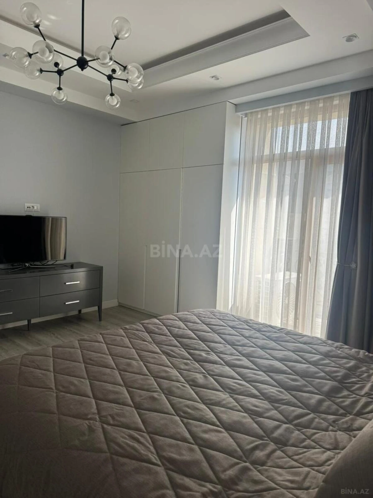 Kirayə verilir 3 otaqlı mənzil 125 m²