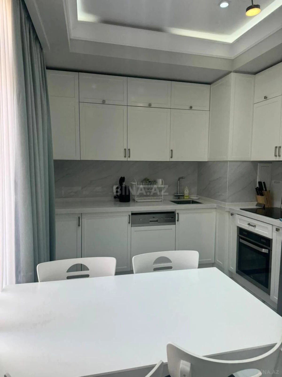 Kirayə verilir 3 otaqlı mənzil 125 m²