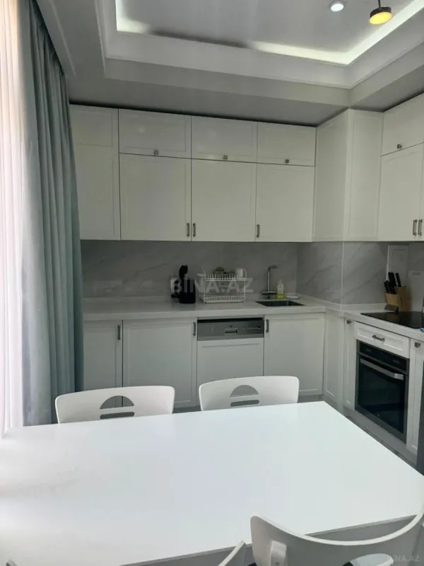 Kirayə verilir 3 otaqlı mənzil 125 m²
