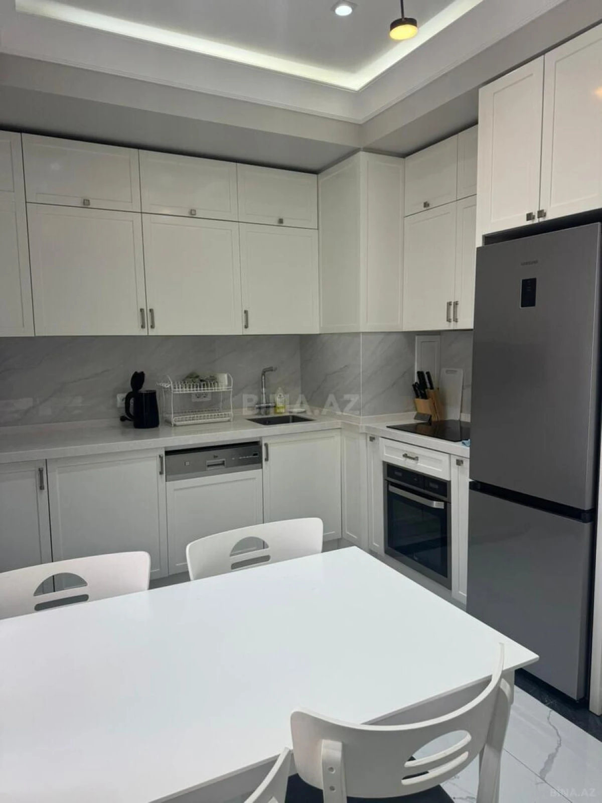 Kirayə verilir 3 otaqlı mənzil 125 m²