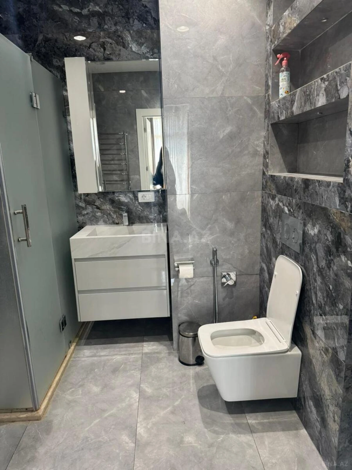Kirayə verilir 3 otaqlı mənzil 125 m²