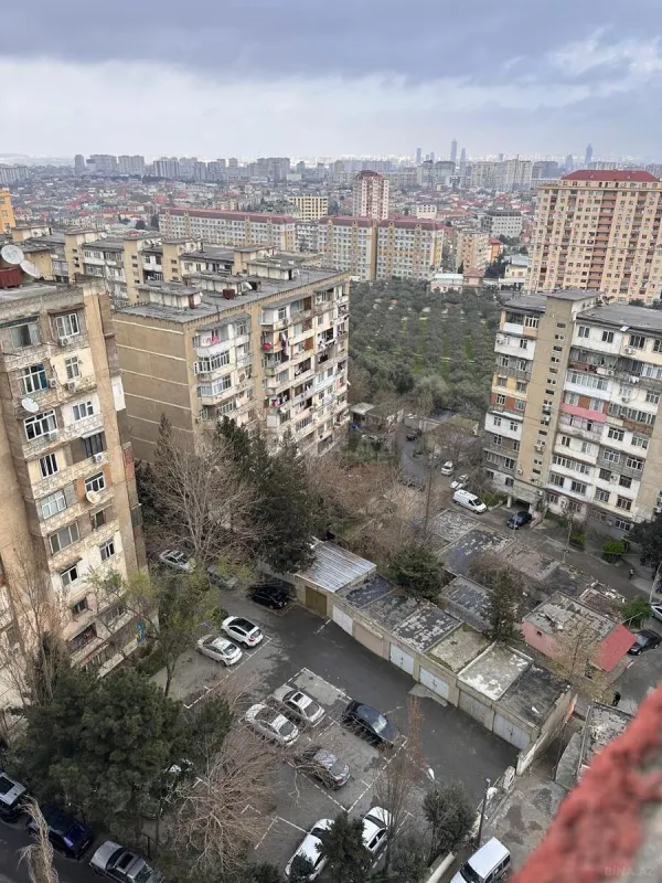 Satılır 3 otaqlı mənzil 140 m²