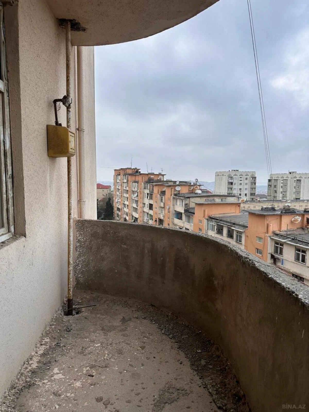 Satılır 3 otaqlı mənzil 140 m²