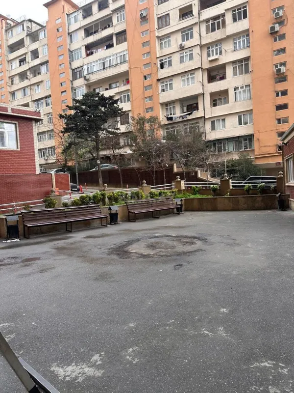 Satılır 3 otaqlı mənzil 140 m²