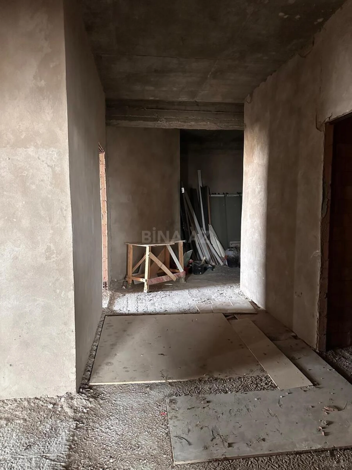 Satılır 3 otaqlı mənzil 140 m²