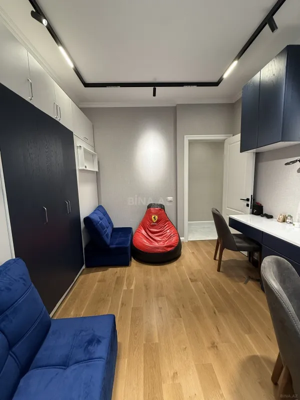 Satılır 4 otaqlı mənzil 120 m²