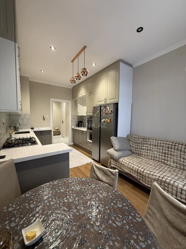 Satılır 4 otaqlı mənzil 120 m²