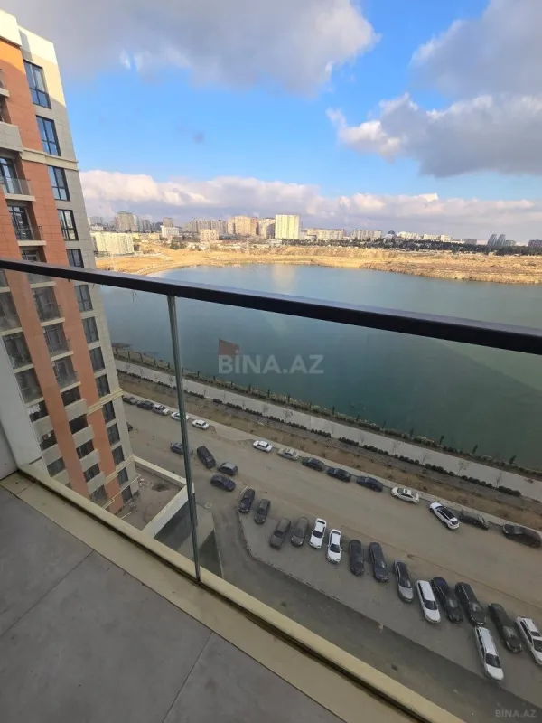 Satılır 4 otaqlı mənzil 120 m²