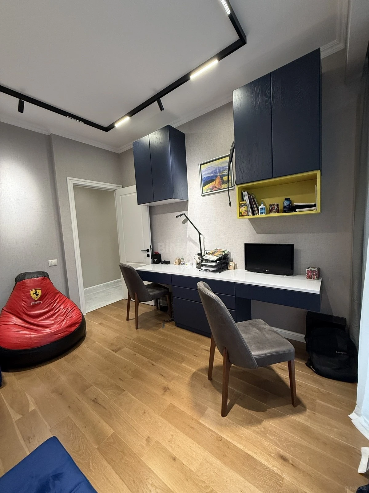 Satılır 4 otaqlı mənzil 120 m²