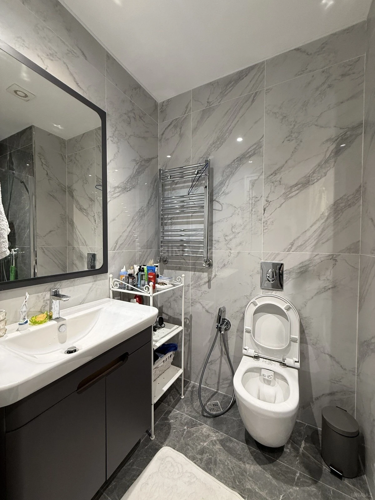 Satılır 4 otaqlı mənzil 120 m²