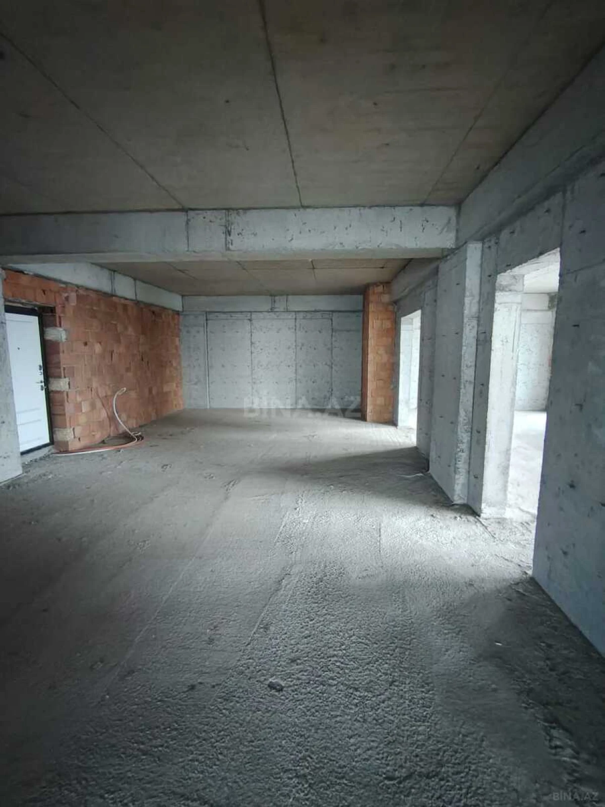 Satılır 2 otaqlı mənzil 71.2 m²