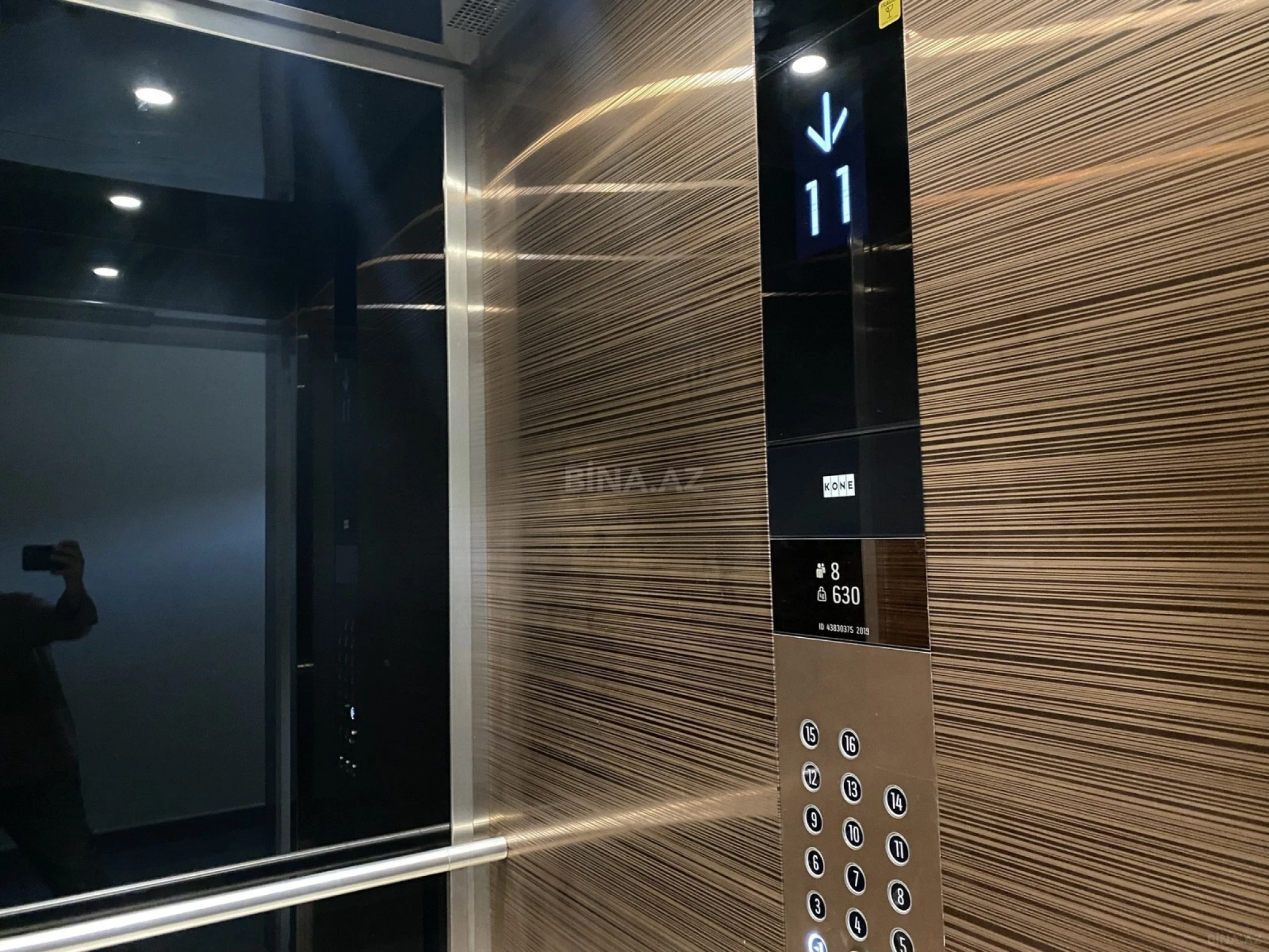 Satılır 4 otaqlı mənzil 212 m²