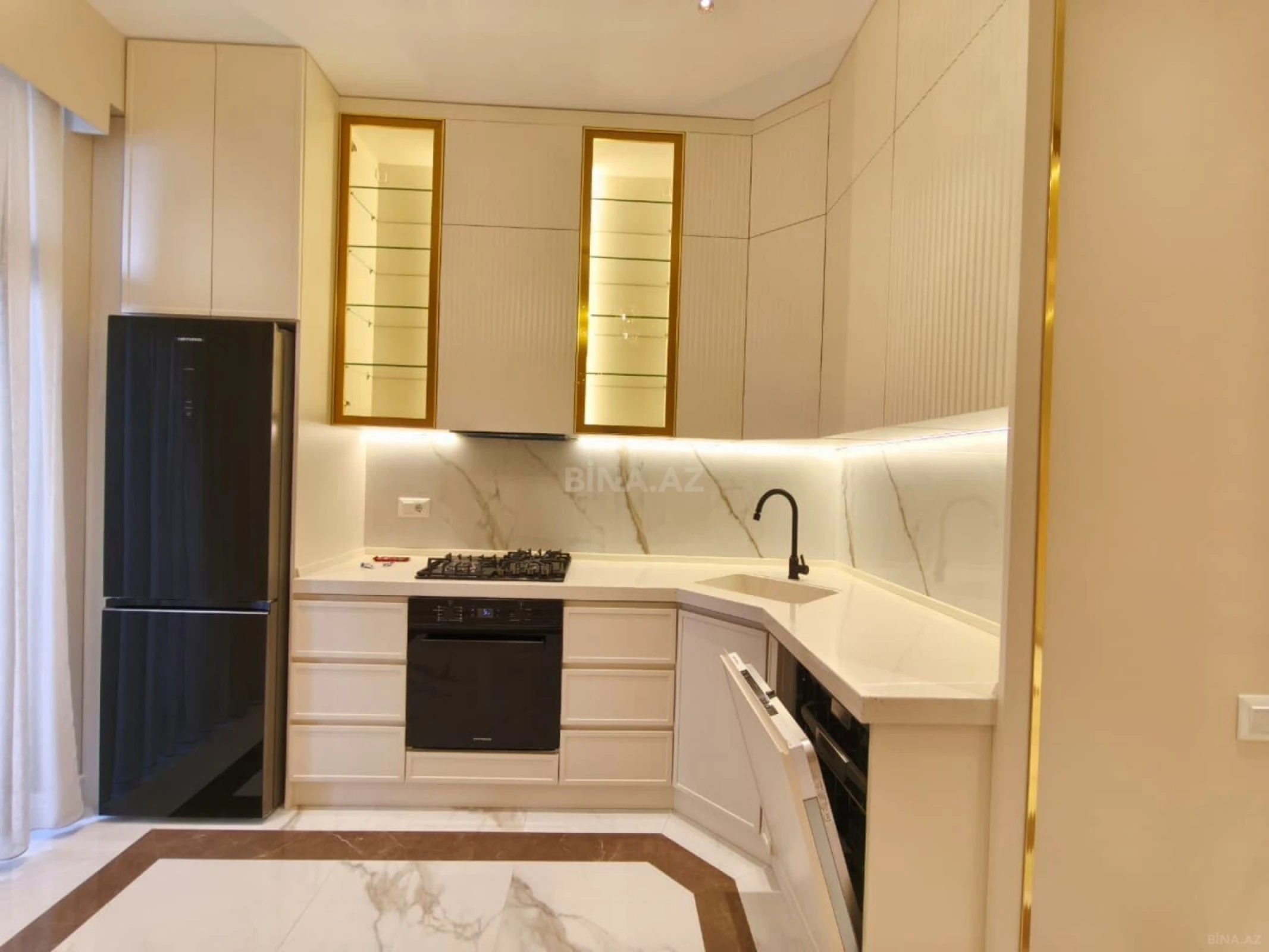 Satılır 3 otaqlı mənzil 87 m²