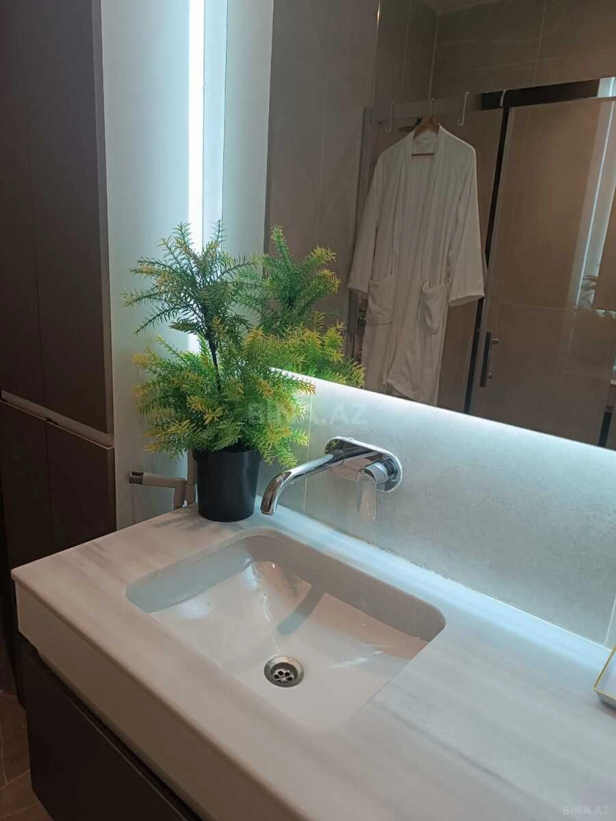 Kirayə verilir 1 otaqlı mənzil 60 m²