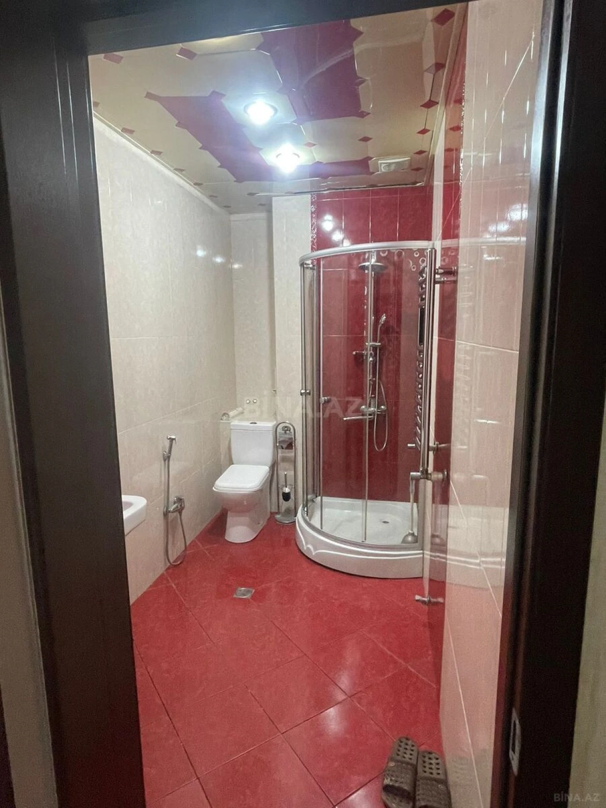 Kirayə verilir 2 otaqlı mənzil 65 m²