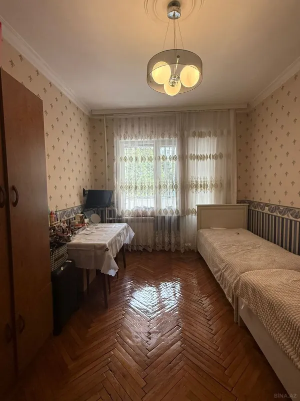 Satılır 4 otaqlı mənzil 110 m²