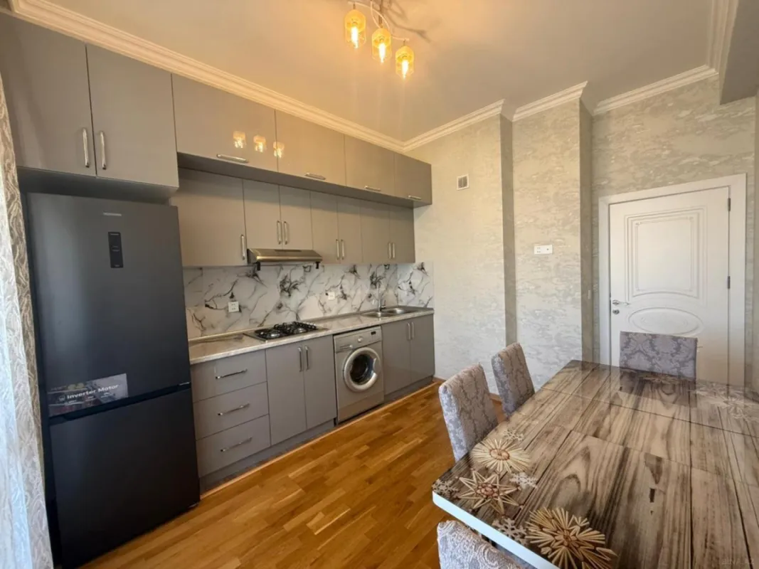 Satılır 2 otaqlı mənzil 70 m²