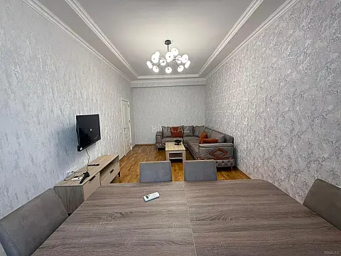 Satılır 2 otaqlı mənzil 70 m²