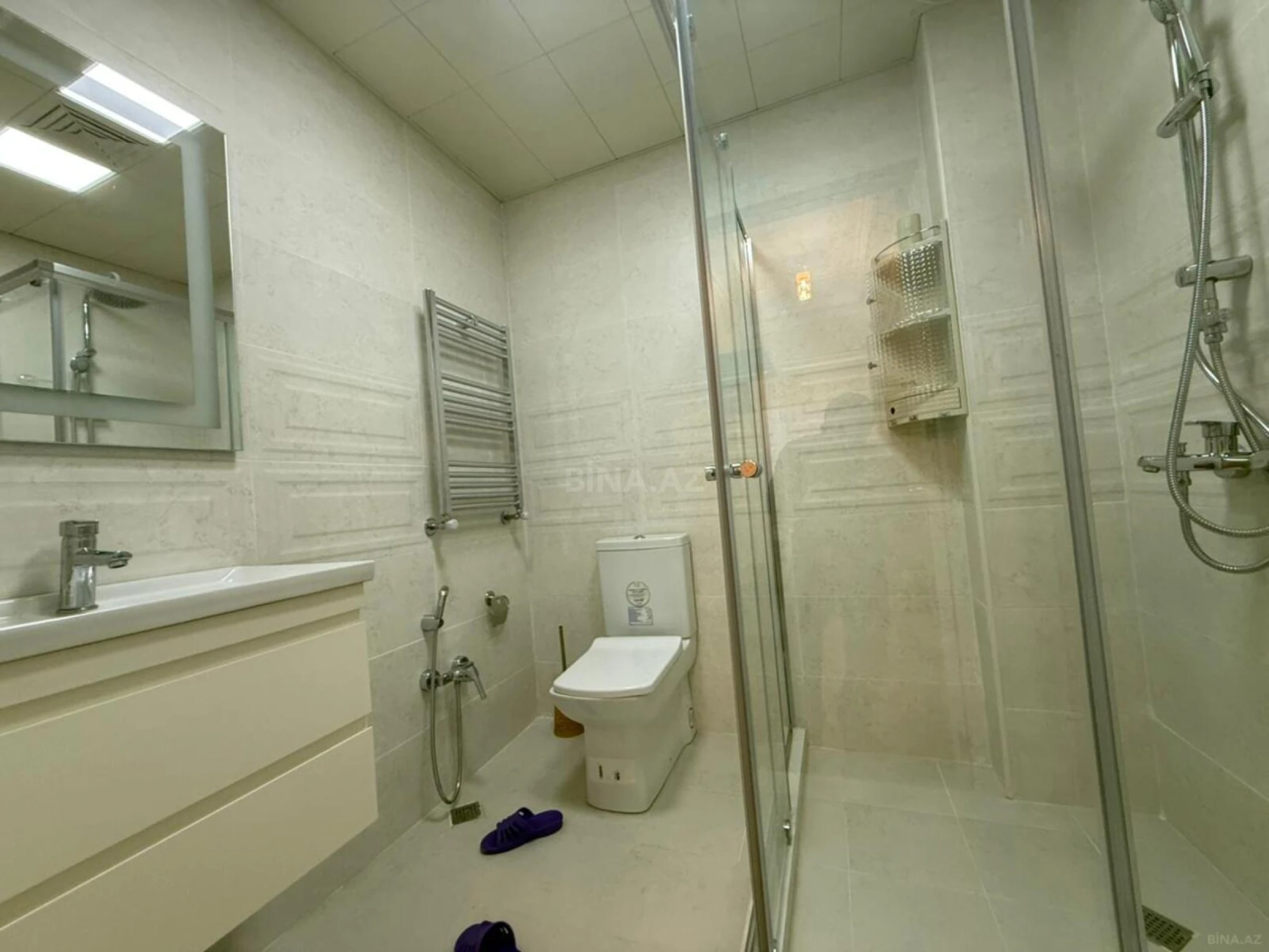 Satılır 2 otaqlı mənzil 70 m²