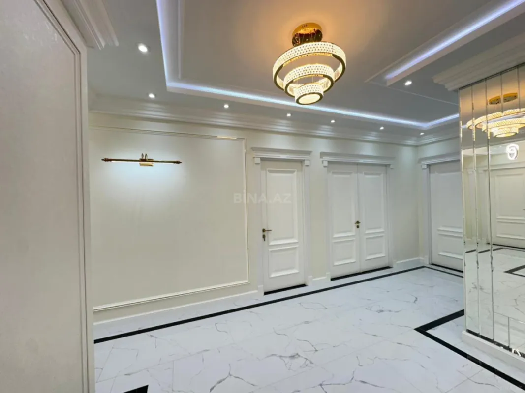 Satılır 4 otaqlı mənzil 174 m²