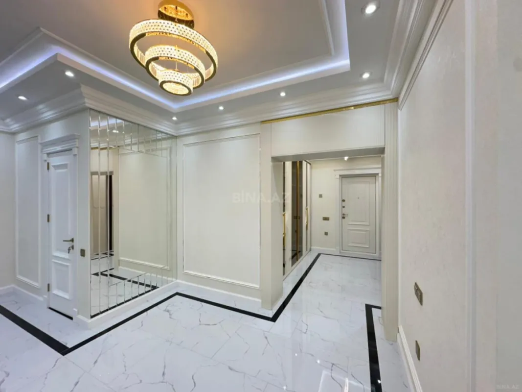 Satılır 4 otaqlı mənzil 174 m²