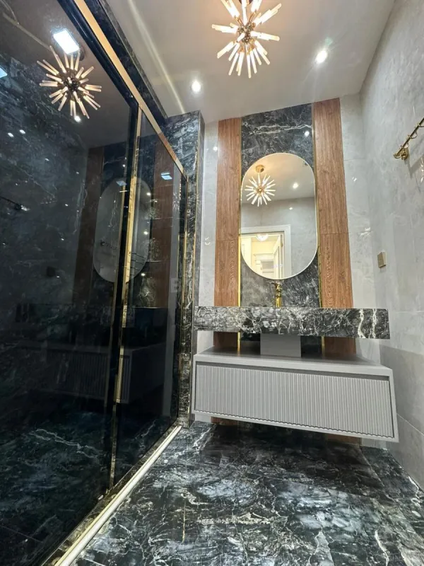 Satılır 4 otaqlı mənzil 174 m²