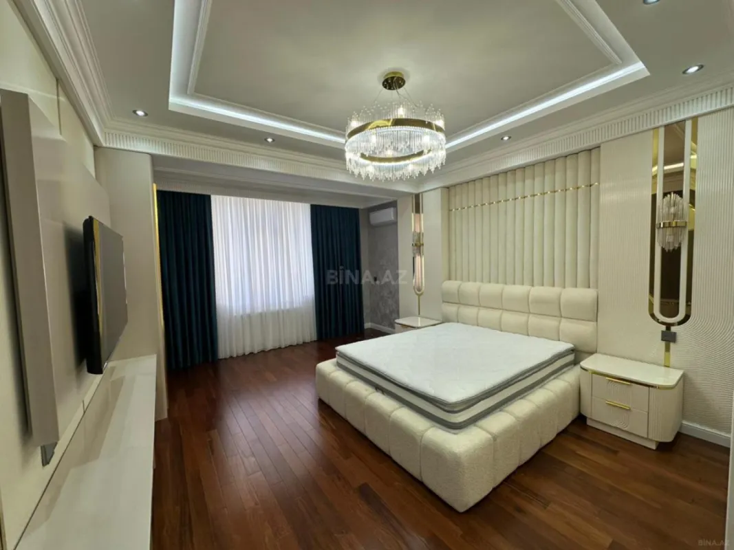 Satılır 4 otaqlı mənzil 174 m²