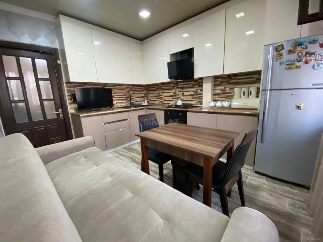 Kirayə verilir 2 otaqlı mənzil 65 m²