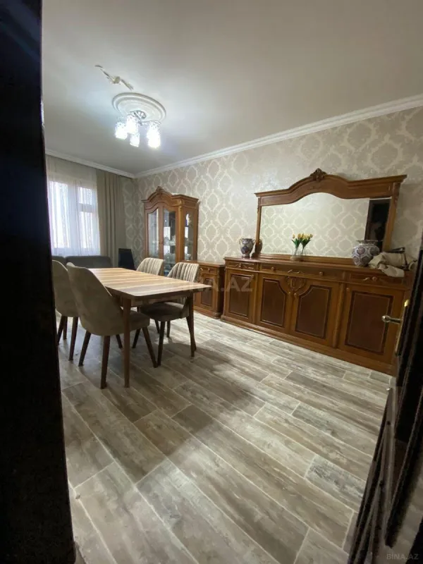 Kirayə verilir 2 otaqlı mənzil 65 m²