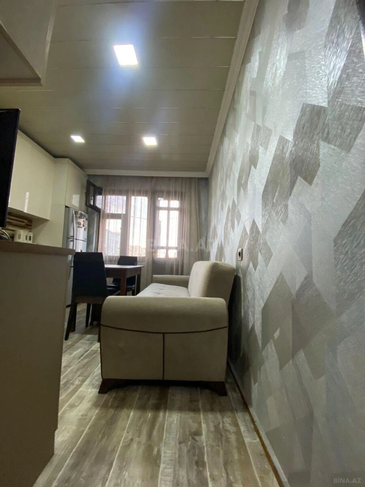 Kirayə verilir 2 otaqlı mənzil 65 m²