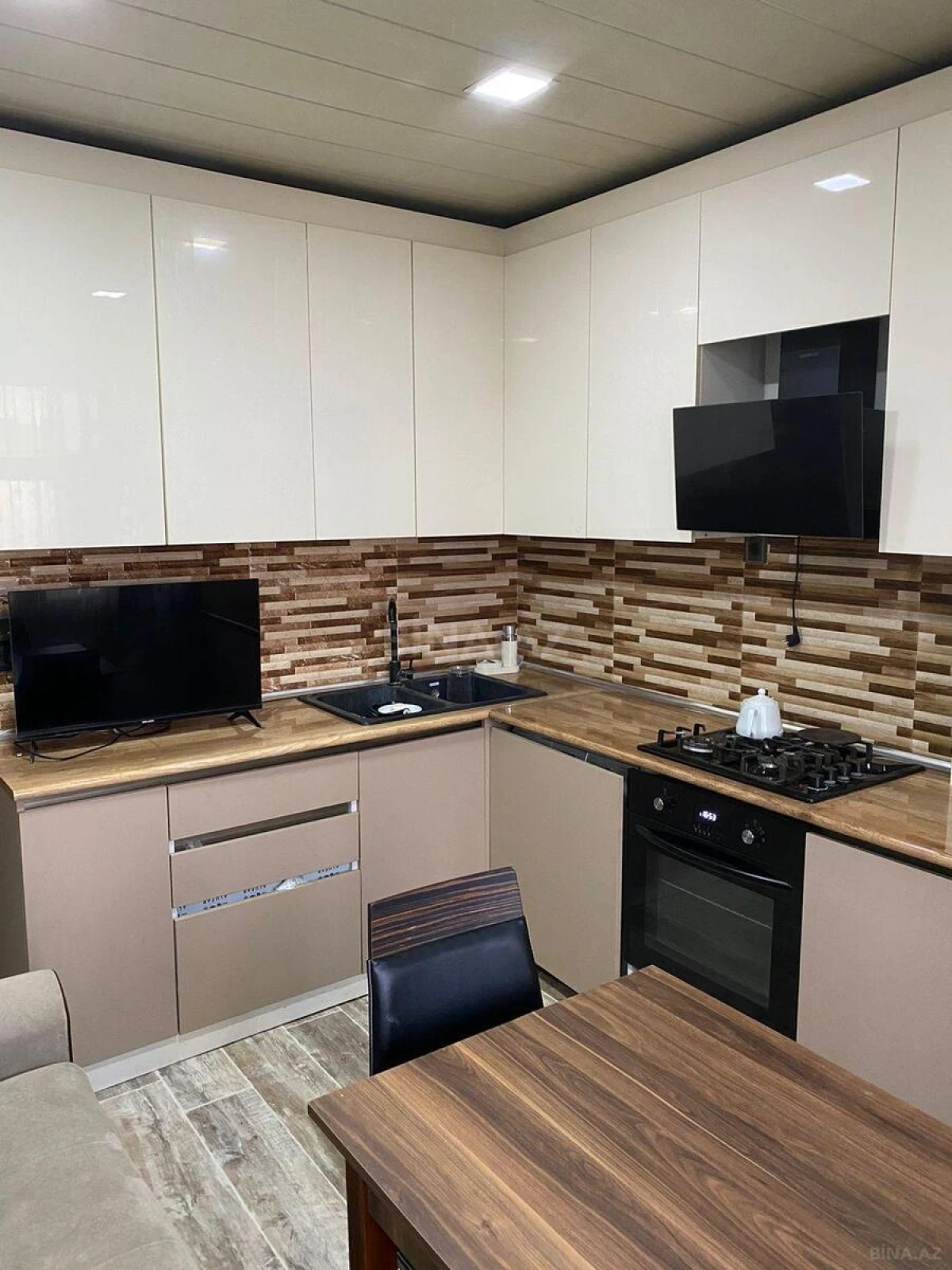 Kirayə verilir 2 otaqlı mənzil 65 m²