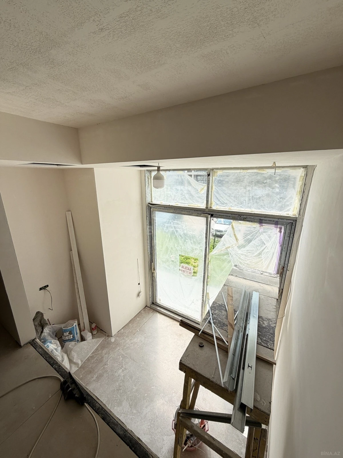 Satılır 2 otaqlı mənzil 70 m²