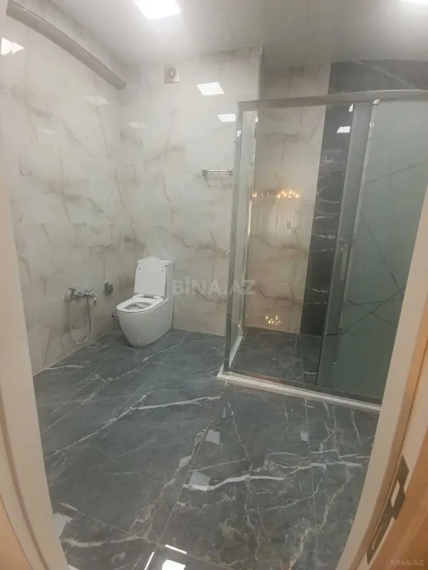 Satılır 4 otaqlı mənzil 215 m²