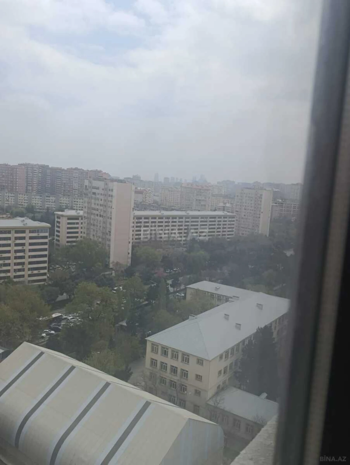 Satılır 4 otaqlı mənzil 215 m²