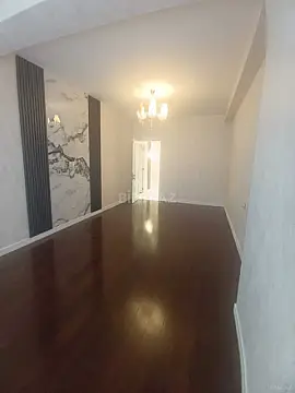 Satılır 4 otaqlı mənzil 215 m²
