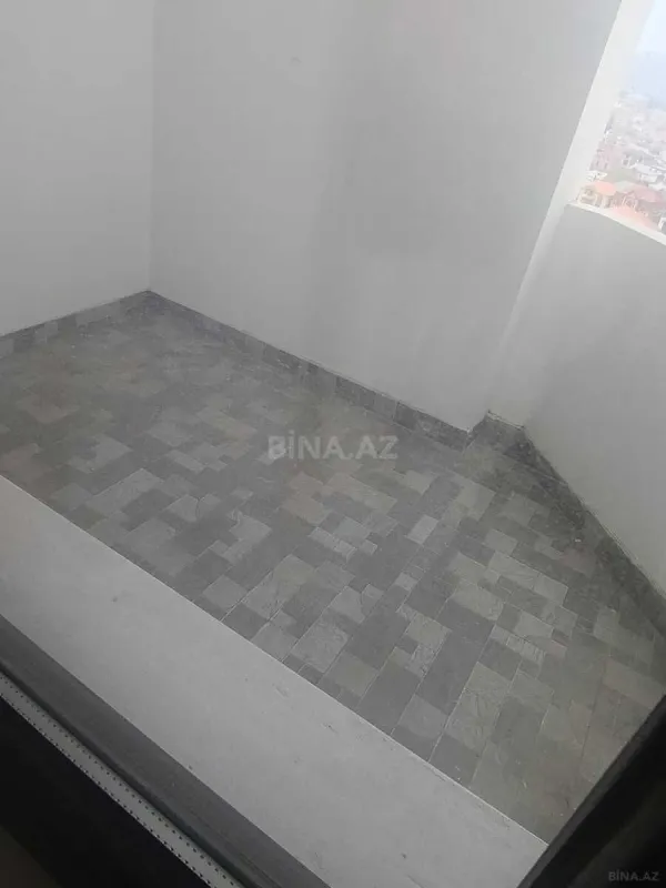 Satılır 4 otaqlı mənzil 215 m²
