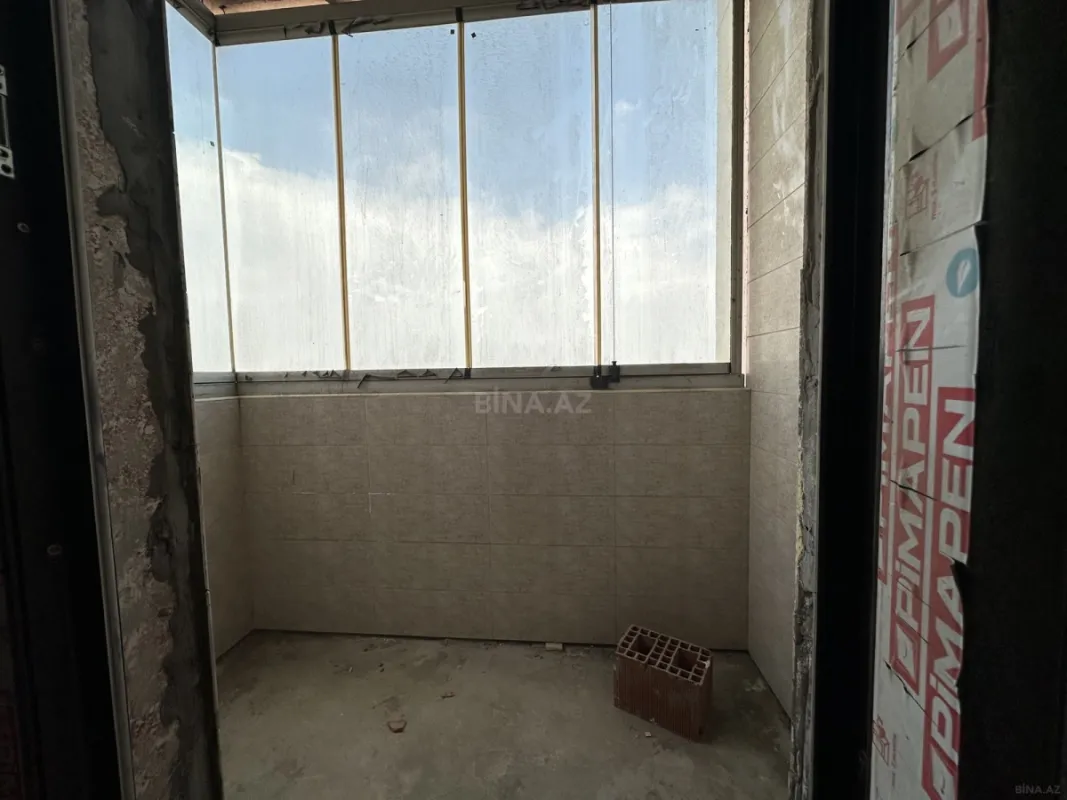 Satılır 3 otaqlı mənzil 145 m²
