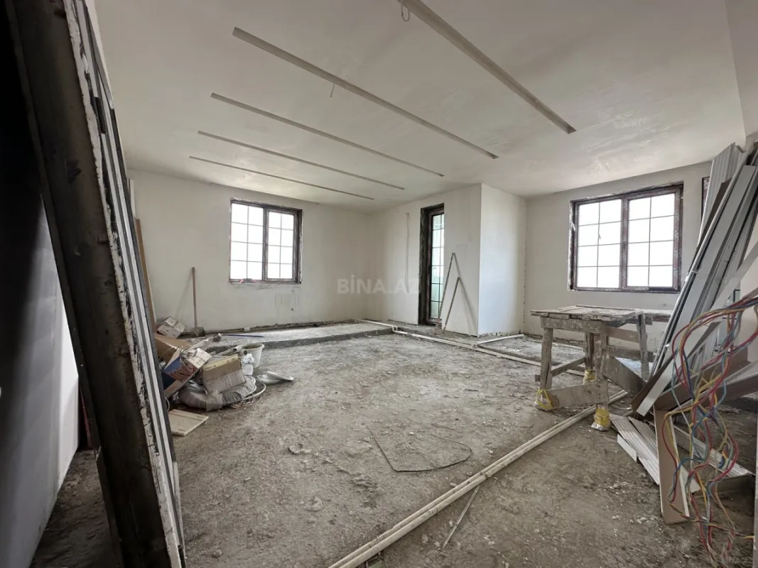 Satılır 3 otaqlı mənzil 145 m²