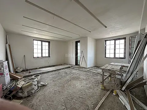 Satılır 3 otaqlı mənzil 145 m²