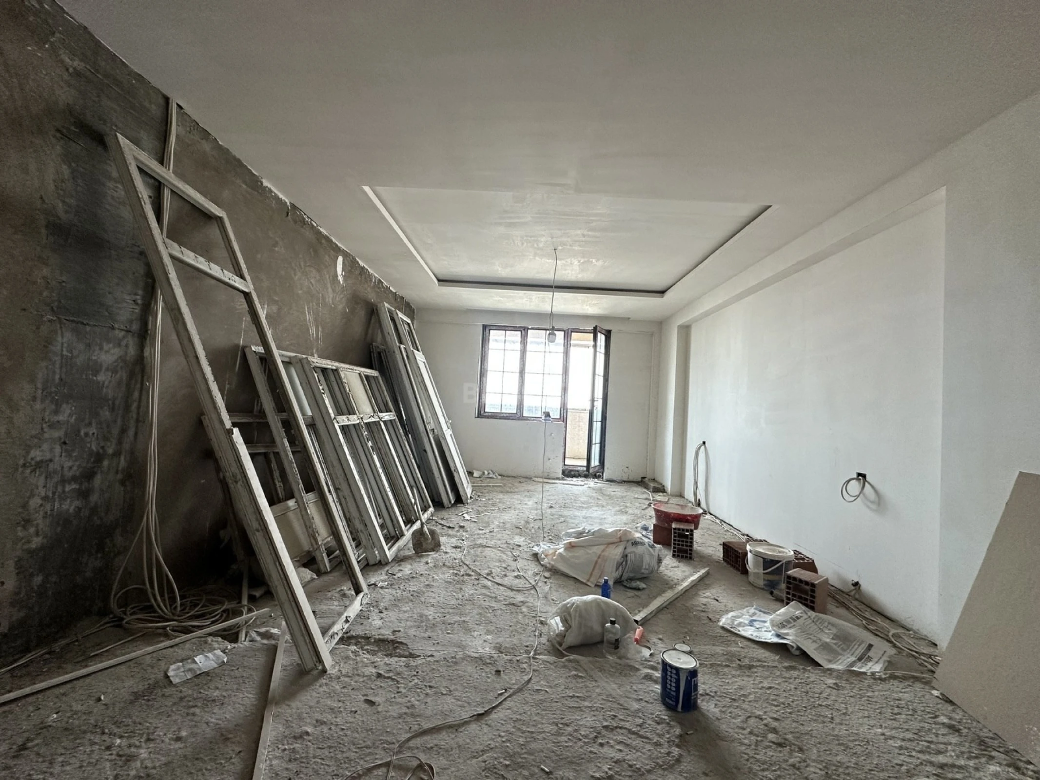 Satılır 3 otaqlı mənzil 145 m²