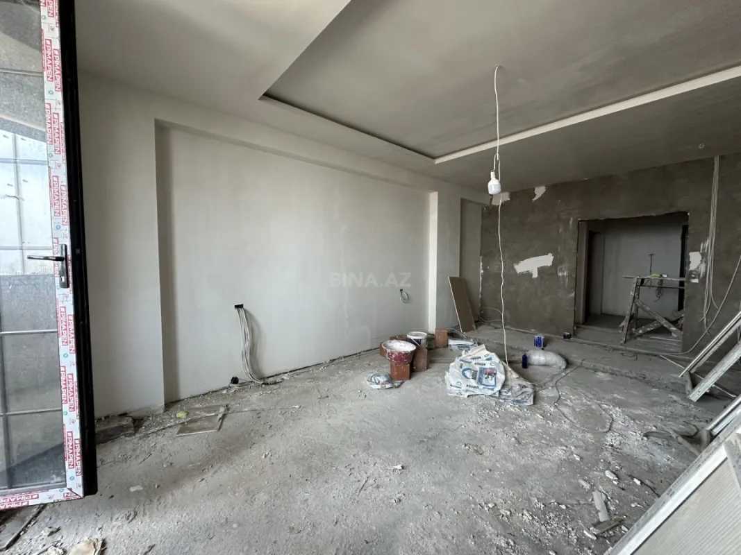 Satılır 3 otaqlı mənzil 145 m²