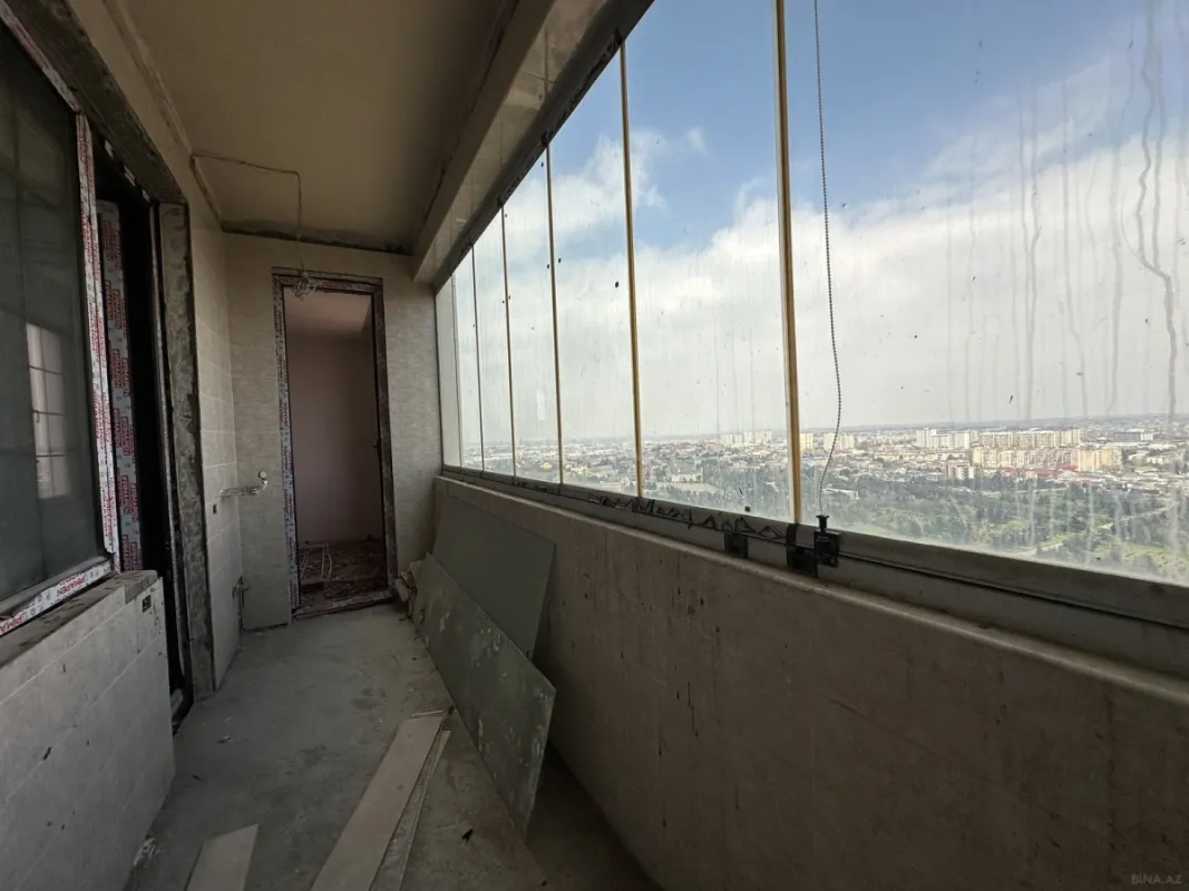 Satılır 3 otaqlı mənzil 145 m²