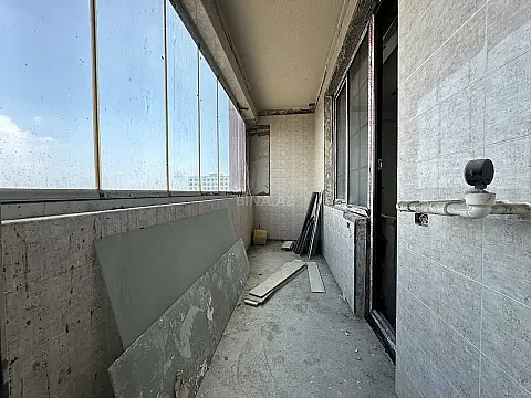 Satılır 3 otaqlı mənzil 145 m²