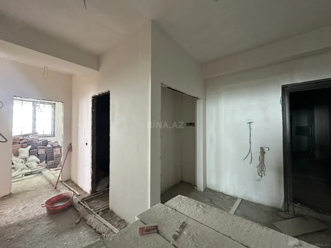 Satılır 3 otaqlı mənzil 145 m²