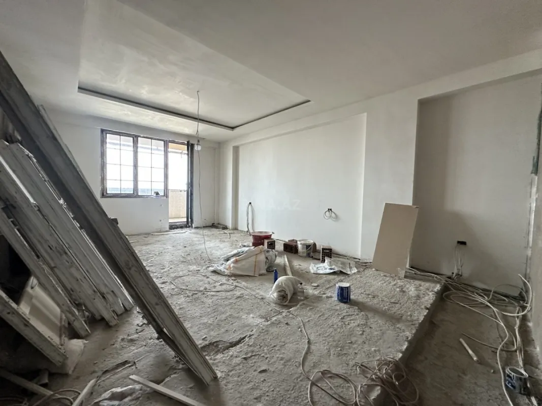 Satılır 3 otaqlı mənzil 145 m²